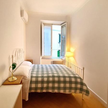Napoliforever Chiaia Apartment Exterior photo